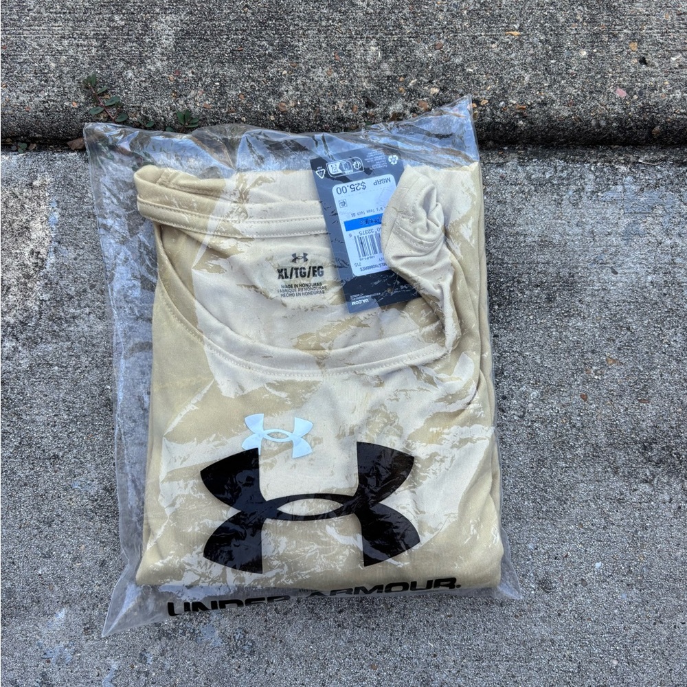 Brand New “Under Armour Team Tech SS”